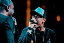 نيمار يدافع عن نمط حياته 