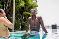 بوغبا يثير التكهنات حول مستقبله بـ