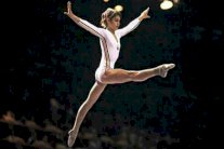 مونتريال 1976: ناديا كومانتشي ملاك الجمباز!