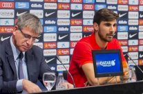 برشلونة يقدم للصحافة لاعب وسطه البرتغالي الشاب اندريه غوميش