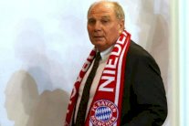 هونيس سيترشح مجدداً لرئاسة بايرن ميونيخ