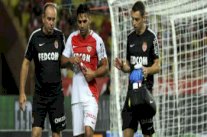 لعنة الإصابات تلاحق فالكاو... يغيب عن الملاعب لـ3 أسابيع!