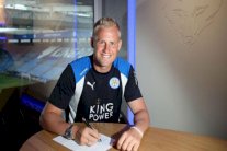 شمايكل يمدد عقده مع ليستر سيتي لخمس سنوات إضافية