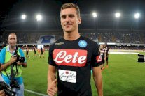 نابولي يعوض رحيل هيغواين بالبولندي ميليك