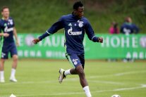 شالكه يضم المدافع الغاني بابا من تشلسي