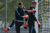 برافو يهدد برشلونة... والإدارة: فليكن مقابل الشرط الجزائي!