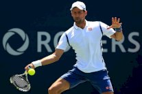 ديوكوفيتش يوسع الفارق مجدداً عن موراي