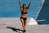 البرازيلية كوستا تتحول من مشاهدة ومتطوعة إلى مشاركة 