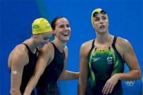 استراليا تحطم الرقم القياسي العالمي وتحرز ذهبية 4 مرات 100 م حرة