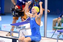 السويدية سيوستروم تحرز ذهبية سباق 100 م فراشة مع رقم قياسي