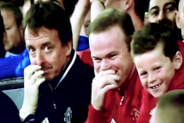 مقصية فاشلة من ديباي تثير سخرية روني ونجله