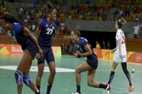 سيدات هولندا وفرنسا إلى نصف نهائي كرة اليد