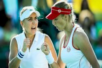 روسيا تتوج بذهبيتها الأولى في زوجي السيدات