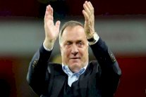 ادفوكات يترك منصبه مساعداً لمدرب هولندا