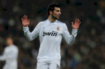 فالنسيا لتعويض رحيل موستافي بـ