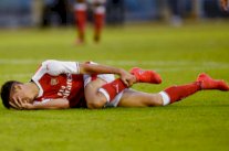 إصابة باوليستا تزيد أوجاع فينغر الدفاعية قبل مواجهة ليفربول