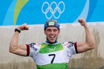 ذهبية فردي الكاياك المتعرج للبريطاني كلارك