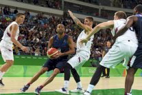 نجم فرنسا باركر يُسقط صربيا بسلة قاتلة