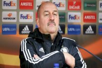 تشرتشيسوف مدرباً جديداً لمنتخب روسيا