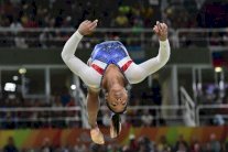 جمباز فني: ذهبية فردي المسابقة الكاملة للأميركية بايلز