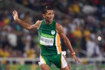 فان نيكرك من تمارين الجدة آنا إلى تحطيم رقم جونسون