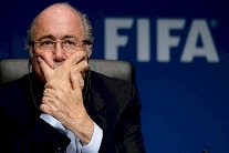 مثول بلاتر شخصياً أمام 