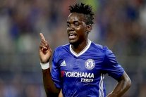 تشلسي يعير تراوري إلى اياكس