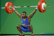 ذهبية رفع الأثقال وزن 62 كلغ للكولومبي موسكيرا