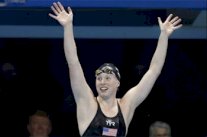 السباحة الأميركية كينغ تحرز ذهبية 100 م صدرا