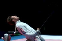 ذهبية فردي السيف للكوري الجنوبي بارك