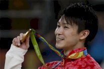 الياباني اوتشيهورا يحتفظ بذهبية المسابقة الكاملة في الجمباز الفني