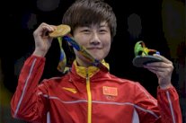 ذهبية كرة الطاولة فردي السيدات للصينية دينغ