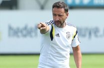 فنربغشه بقيل مدربه البرتغالي بيريرا