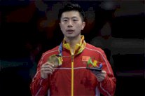 ذهبية كرة الطاولة فردي الرجال للصيني لونغ ما