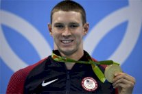 السباح الأميركي مورفي يحرز ذهبية 200 م ظهرا