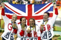 ذهبية سباق المطاردة لسيدات بريطانيا مع رقم قياسي