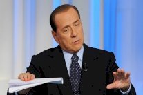 بيرلسكوني يودع جماهير ميلان برسالة عاطفية