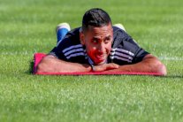 الجزائري مسلوب يمدد عقده مع لوريان حتى 2018