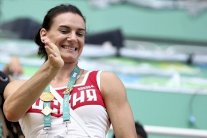 ايسينياييفا تعلن اعتزالها