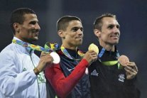 فضية ثانية للجزائري مخلوفي وفشل المصارعة مستمر