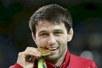 مصارعة حرة: ذهبية وزن 65 كلغ للروسي رامونوف