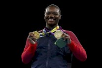 ذهبية وزن دون 75 كلغ في الملاكمة للأميركية شايلدز