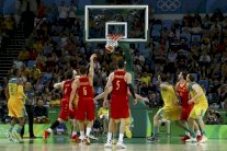 إسبانيا تنتزع البرونزية من أستراليا برمية حرة قاتلة