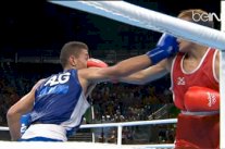 الملاكم الجزائري فليسي يفشل في تعويض خيبة بن شبلة