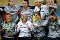 ألمانيا تهزم السويد وتحرز ذهبية السيدات وتودع مدربتها