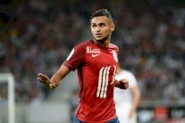 الدولي المغربي سفيان بوفال في طريقه إلى نادي ساوثهامبتون الإنكليزي 