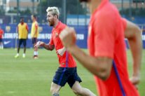 ميسي يعود إلى تدريبات برشلونة وألكاسير يظهر للمرة الأولى