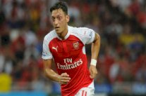 بعد إعارة ويلشير... أوزيل لفينغر: أريد رقمي 