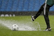 تأجيل مباراة مانشستر سيتي ومونشنغلادباخ بسبب العواصف