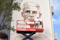 على غرار رانييري... جدارية ضخمة لكريستيانو في مسقط رأسه!